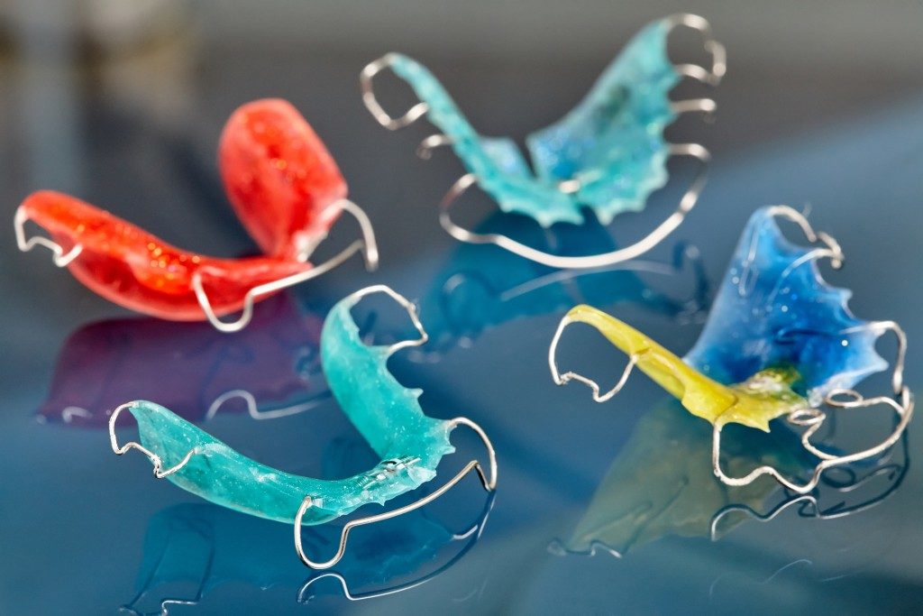 Бабочки для зубов взрослым фото